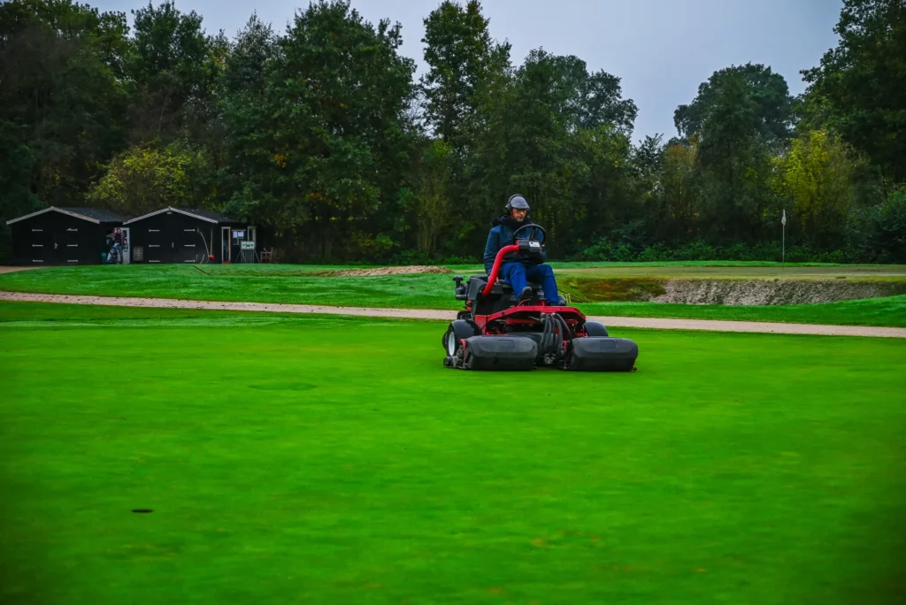 personeel golfbaan greenkeeper gezocht